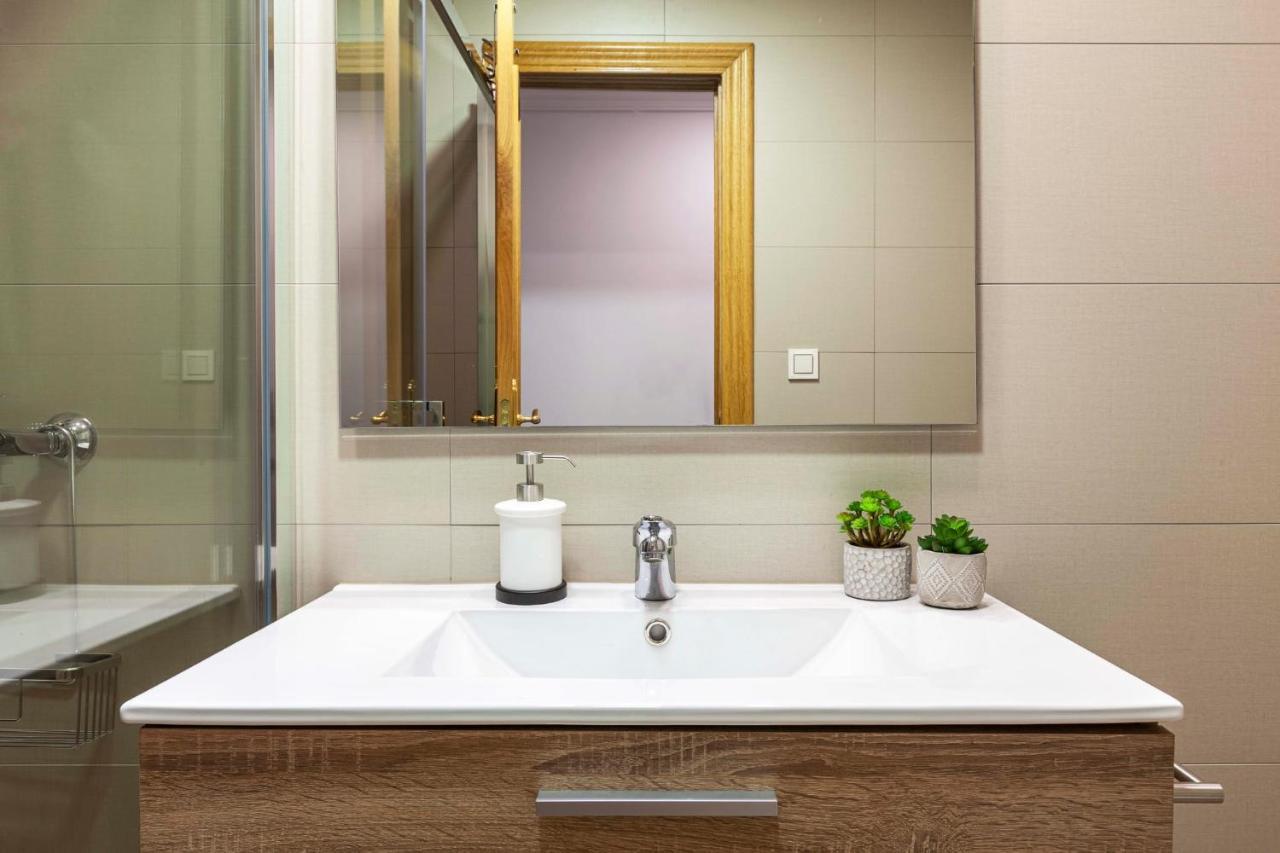 Apartamento Mariana Pineda Centro กรานาดา ภายนอก รูปภาพ